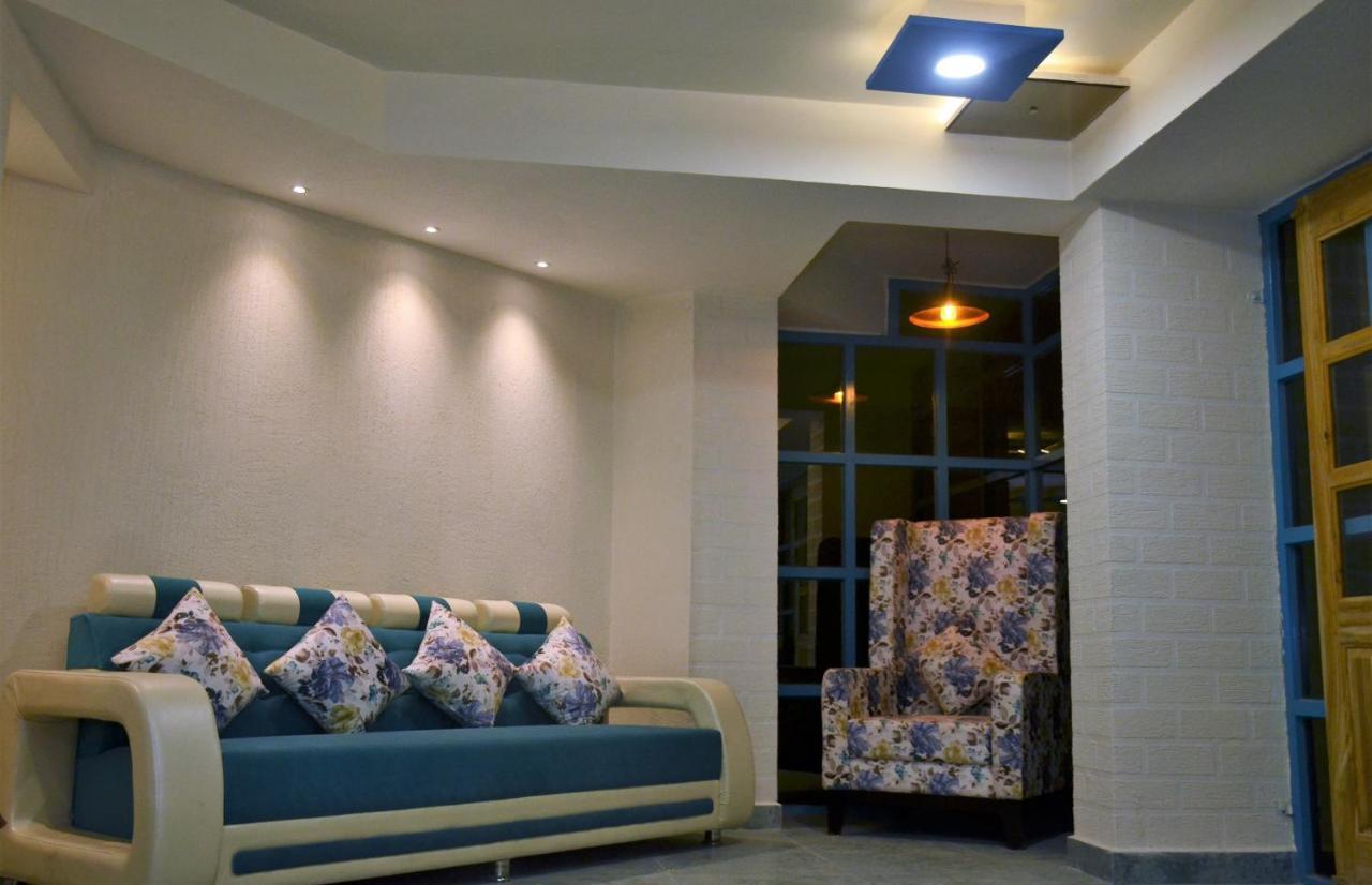 Hotel Istana Inn - A Luxury Stay Dźajpur Zewnętrze zdjęcie