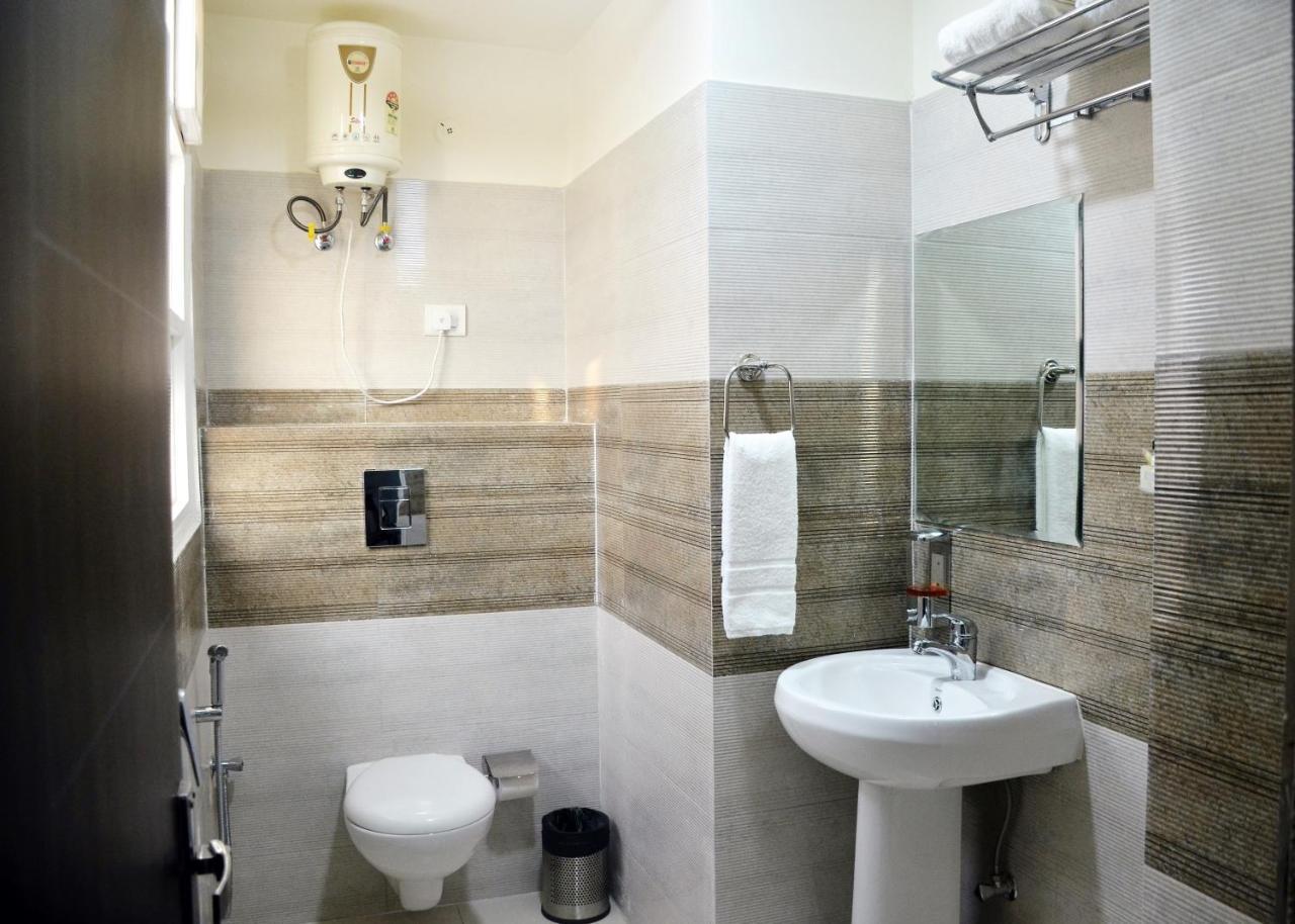 Hotel Istana Inn - A Luxury Stay Dźajpur Zewnętrze zdjęcie